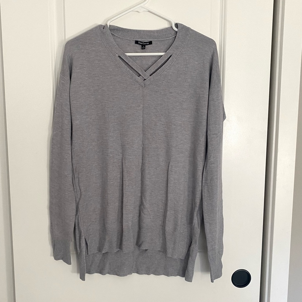 Pink clover gray top
